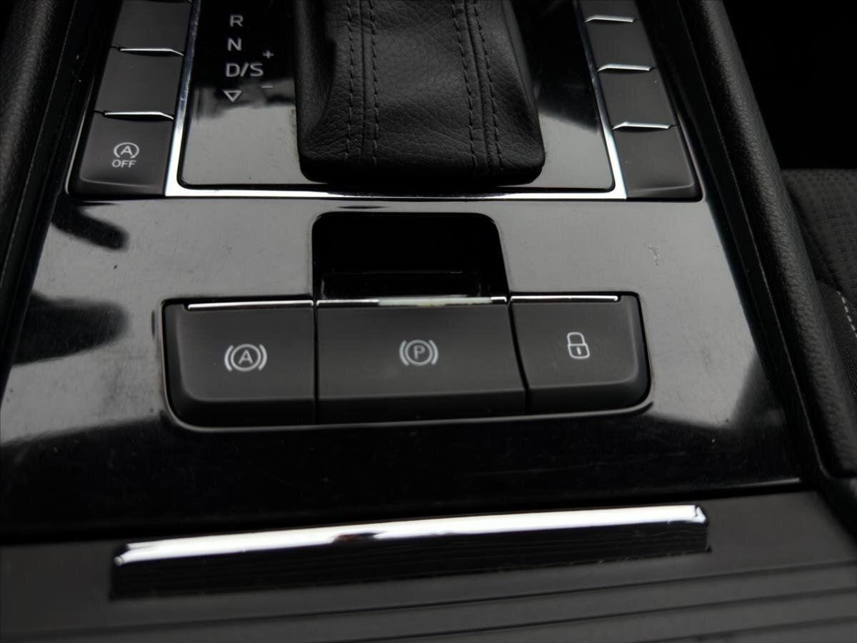 Škoda Superb Sedan / Limuzína 2,0 l 110 kw