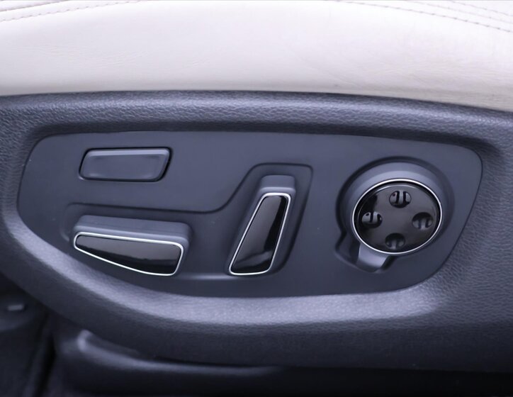 Hyundai Genesis Sedan 3,8 l 232 kw