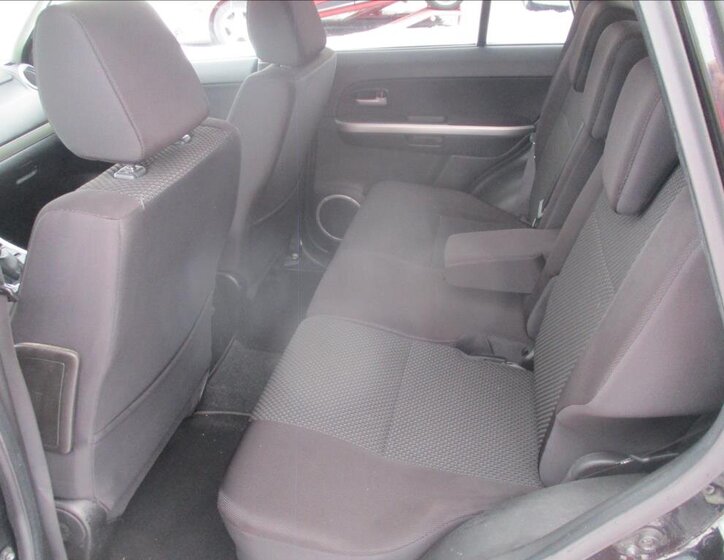 Suzuki Grand Vitara 11