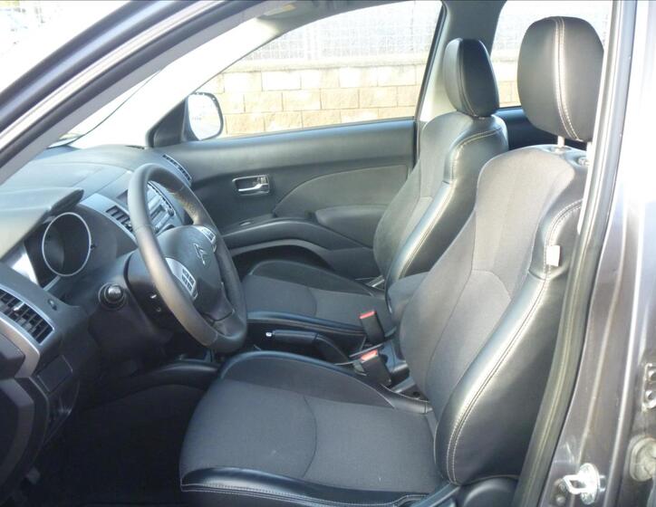 Citroën C-Crosser 7