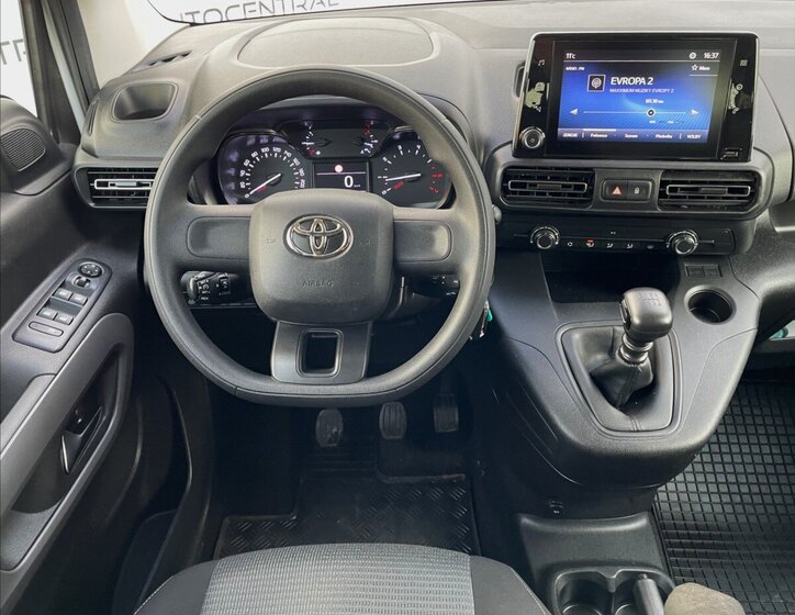 Toyota ProAce City Verso MPV 1,2 l 81 kw