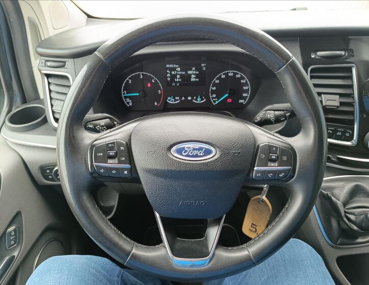 Ford Tourneo Custom MPV 2,0 l 110 kw