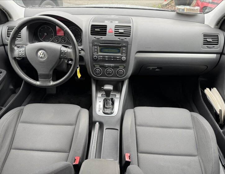 Volkswagen Golf 33