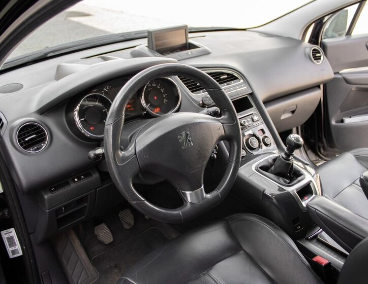 Peugeot 5008 SUV / Terénní 2,0 l 110 kw