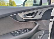 Audi Q7 10
