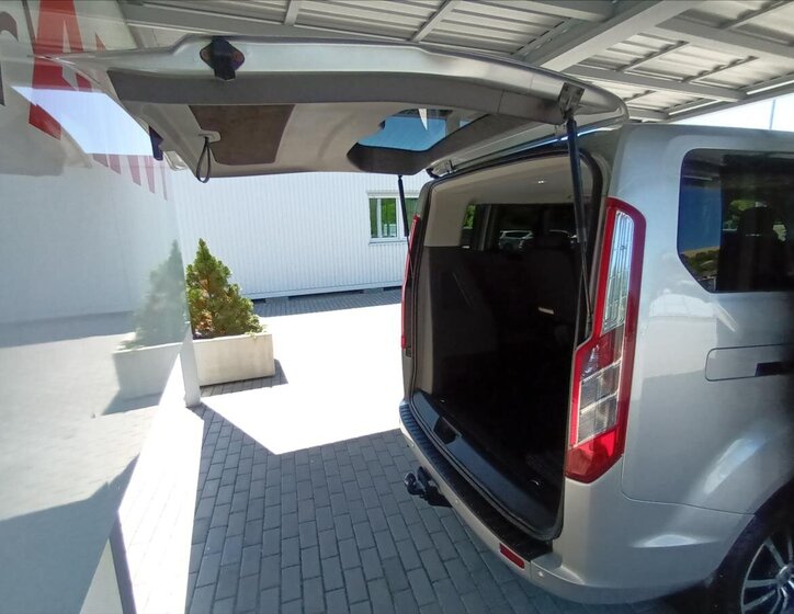Ford Tourneo Custom VAN / Minibus 2,0 l 96 kw