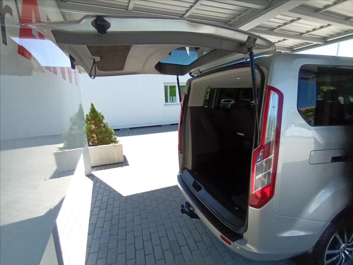 Ford Tourneo Custom VAN / Minibus 2,0 l 96 kw