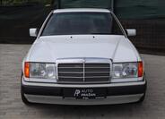 Mercedes-Benz 200 2