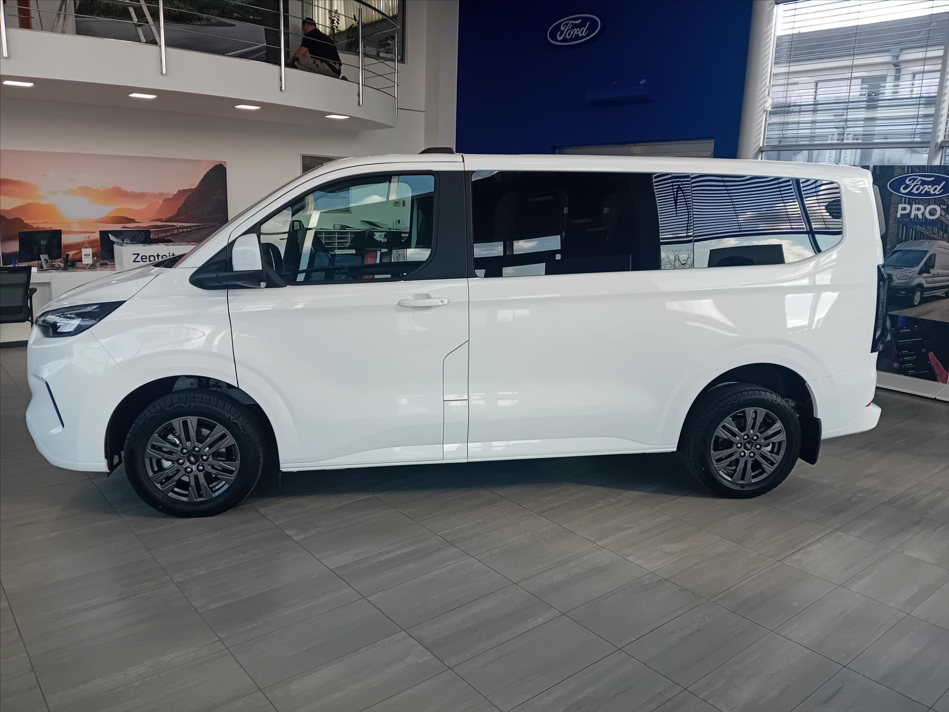 Ford Tourneo Custom Kombi 2,0 l 110 kw