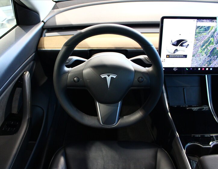 Tesla Model 3 13