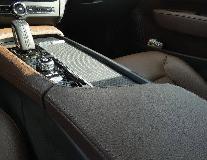 Volvo S90 Sedan / Limuzína 2,0 l 173 kw