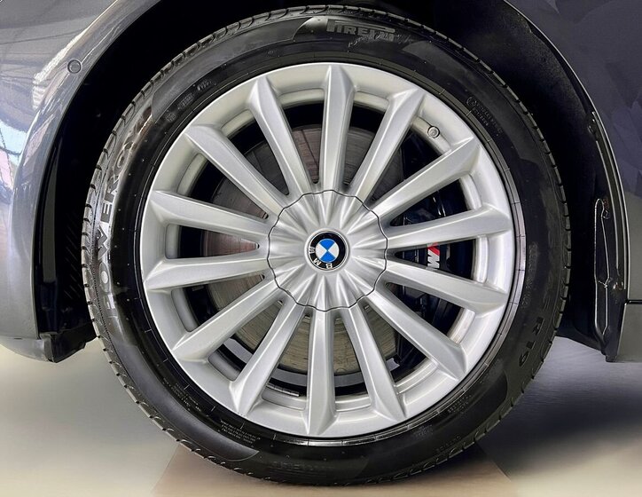 BMW Řada 7 Sedan / Limuzína 3,0 l 250 kw