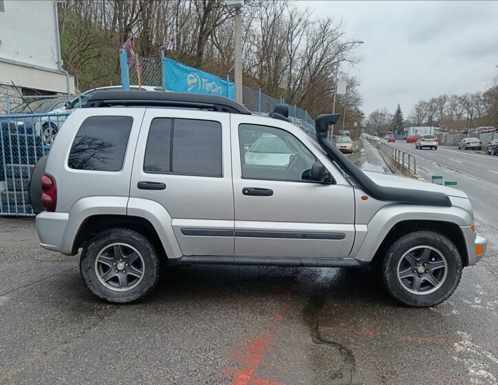 Jeep Cherokee Kombi 2,8 l 120 kw