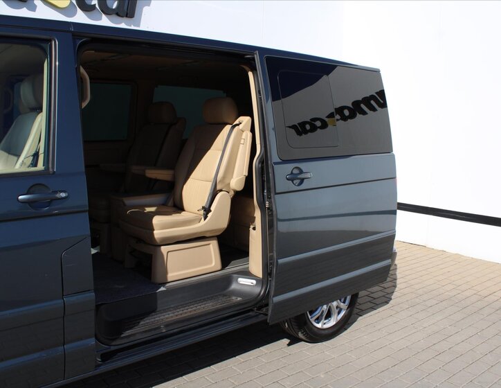 Volkswagen Multivan 9