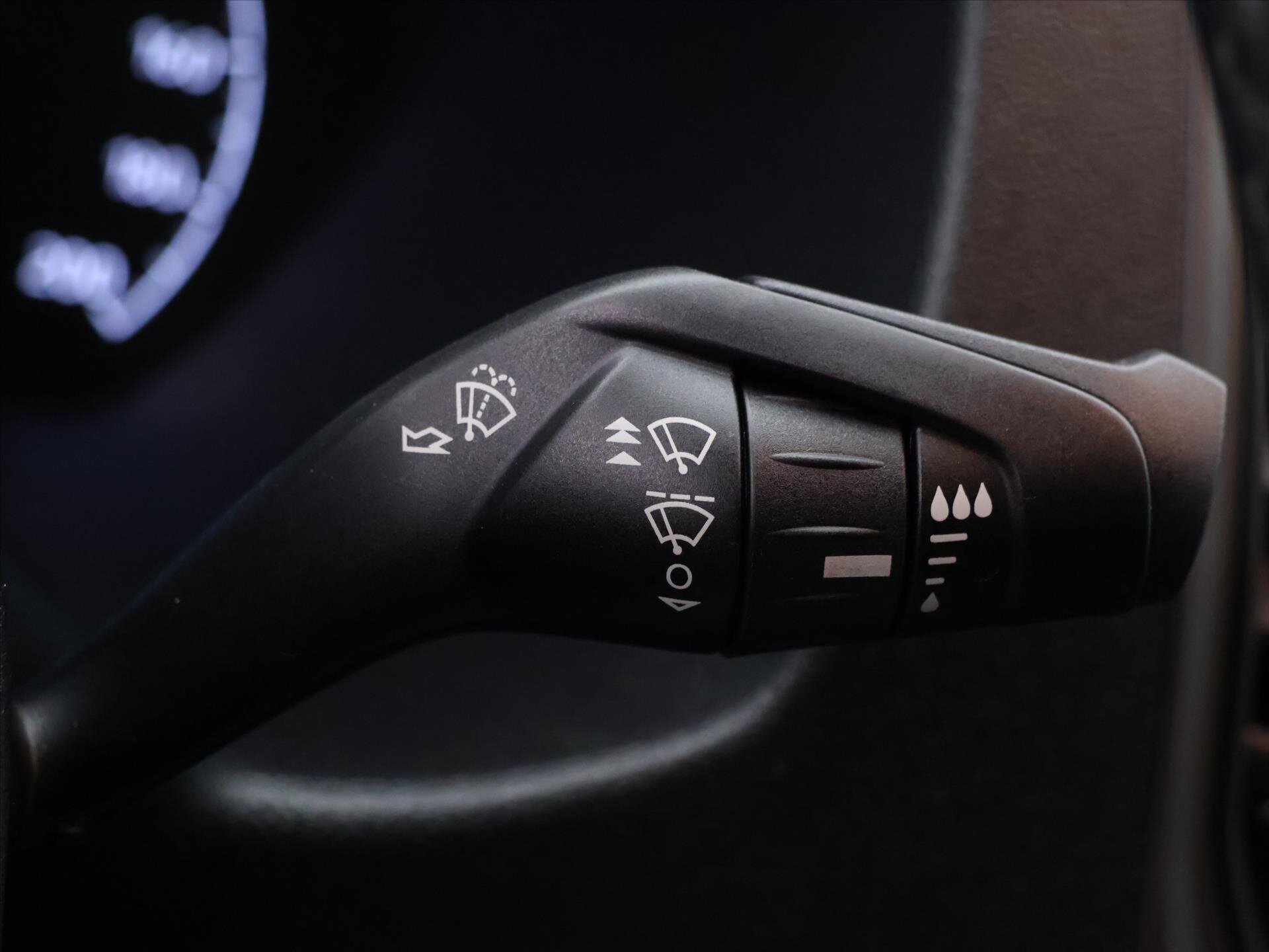 Ford Transit Custom Skříň 2,0 l 77 kw