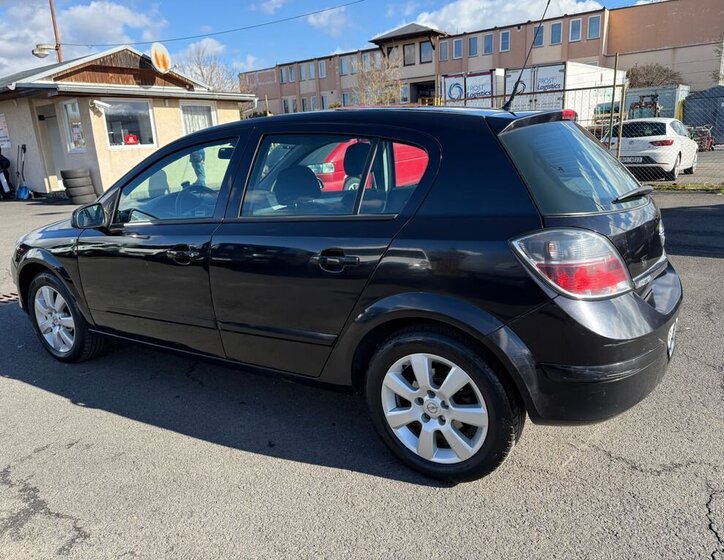 Opel Astra Hatchback 1,6 l 85 kw