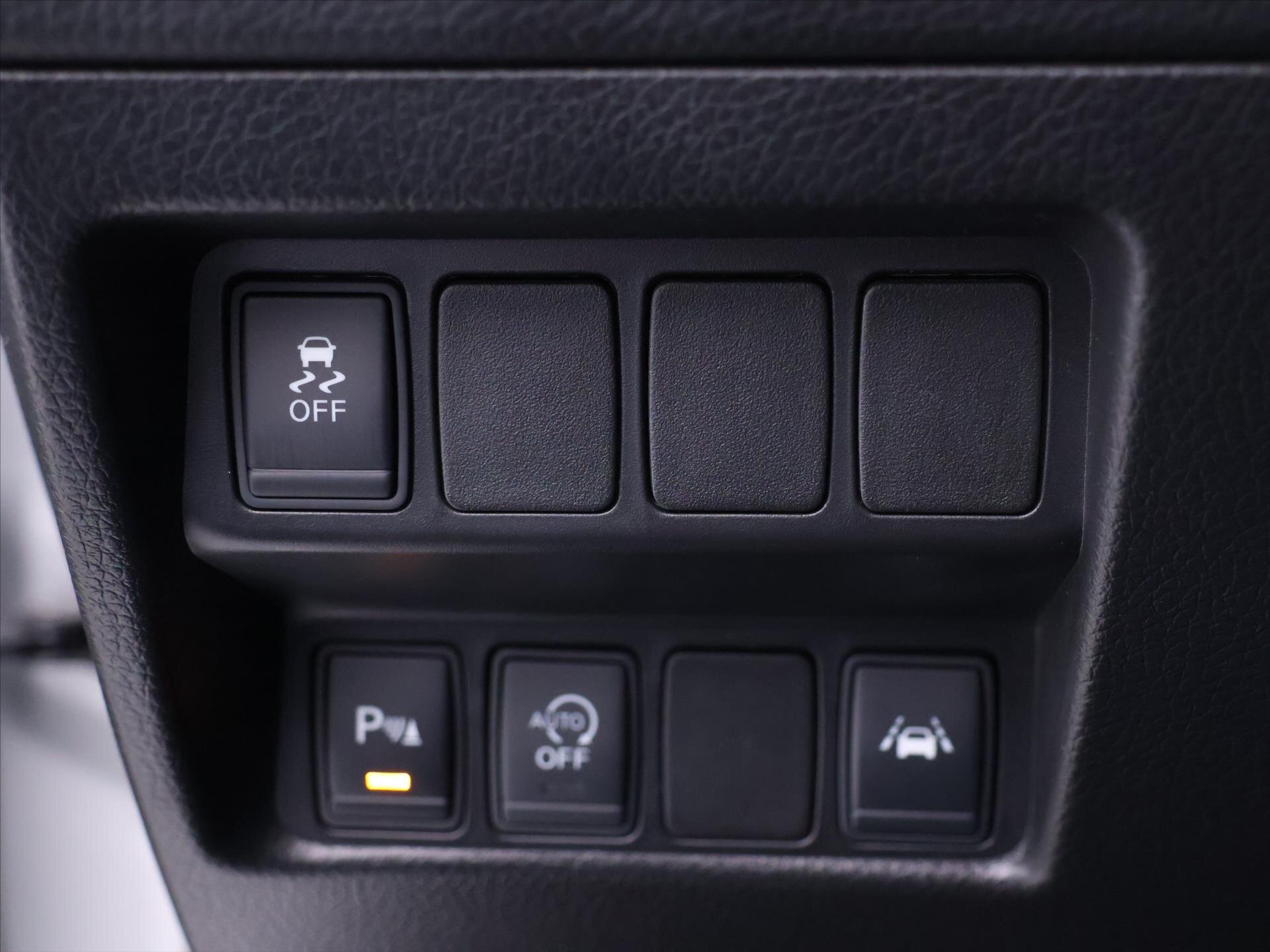 Nissan Qashqai SUV / Terénní 1,2 l 85 kw