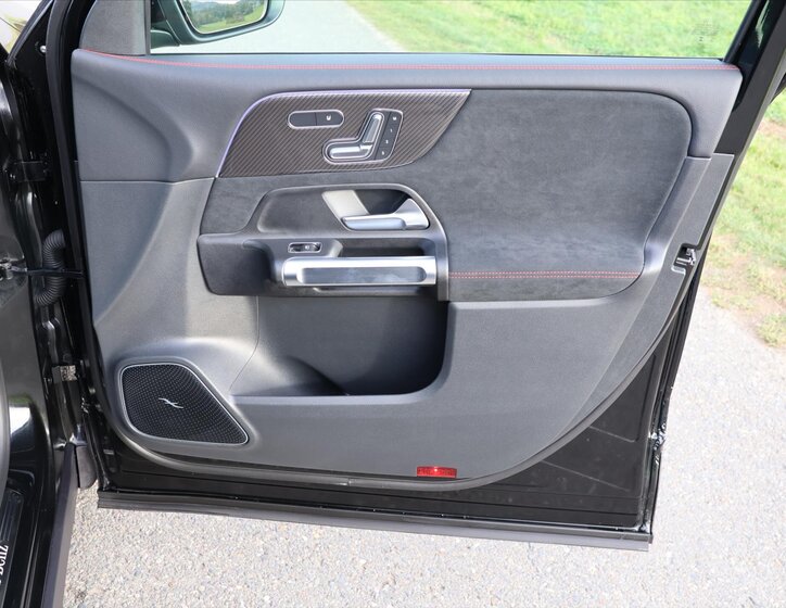 Mercedes-Benz GLB SUV 2,0 l 324 kw