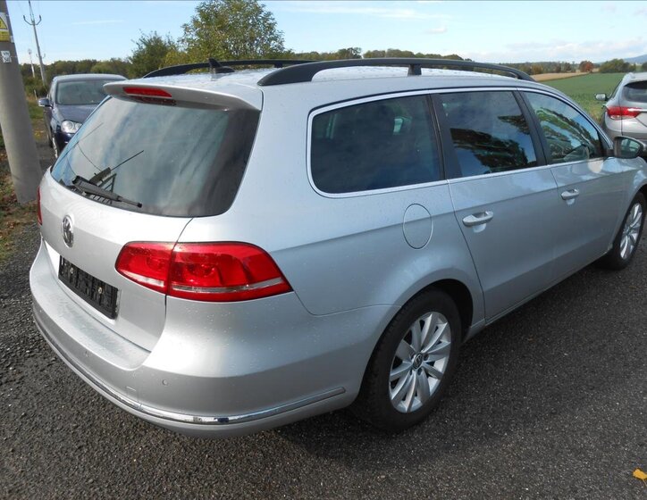 Volkswagen Passat Kombi 1,6 l 77 kw