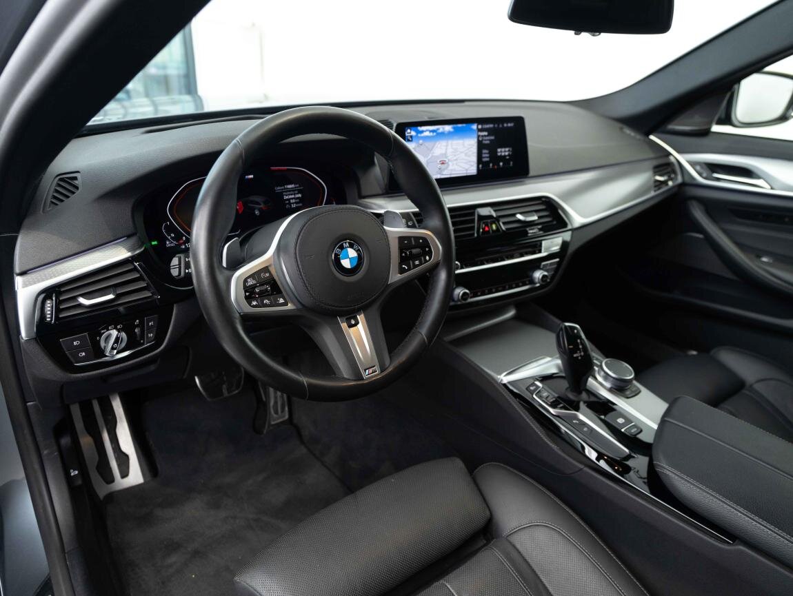 BMW Řada 5 Kombi 3,0 l 195 kw