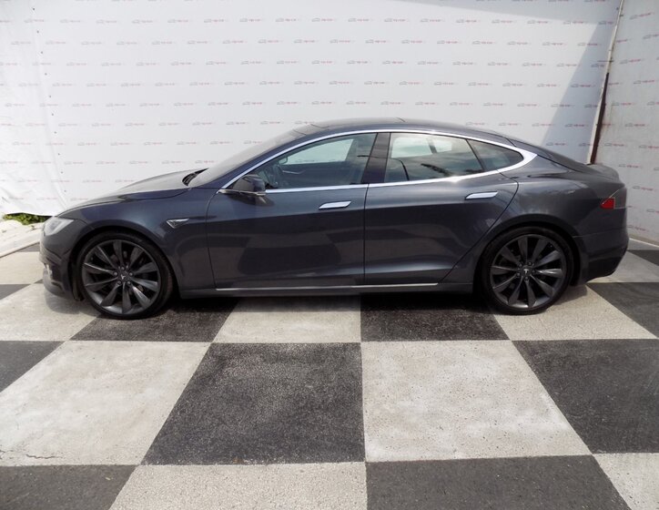 Tesla Model S 2