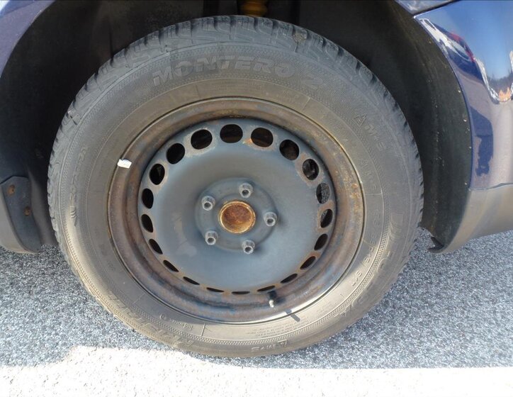 Volkswagen Passat Kombi 1,6 l 74 kw