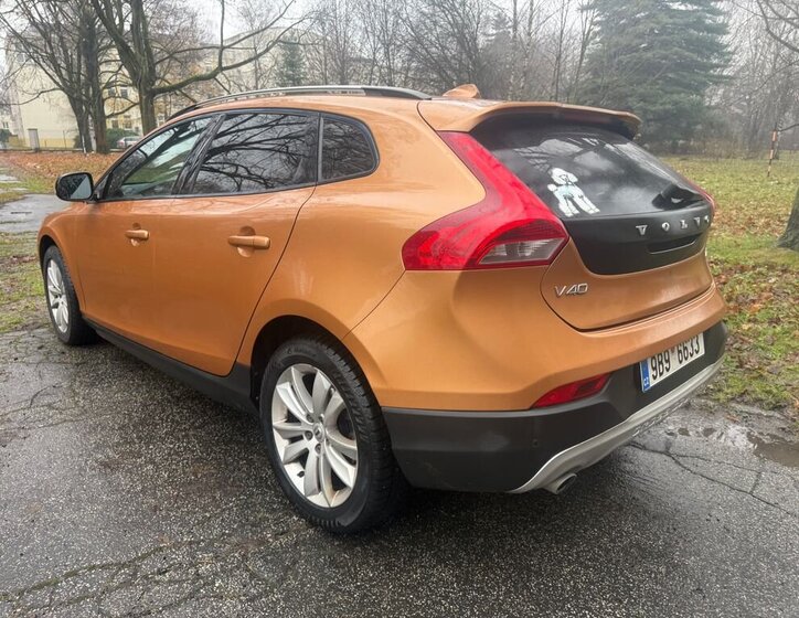 Volvo V40 3