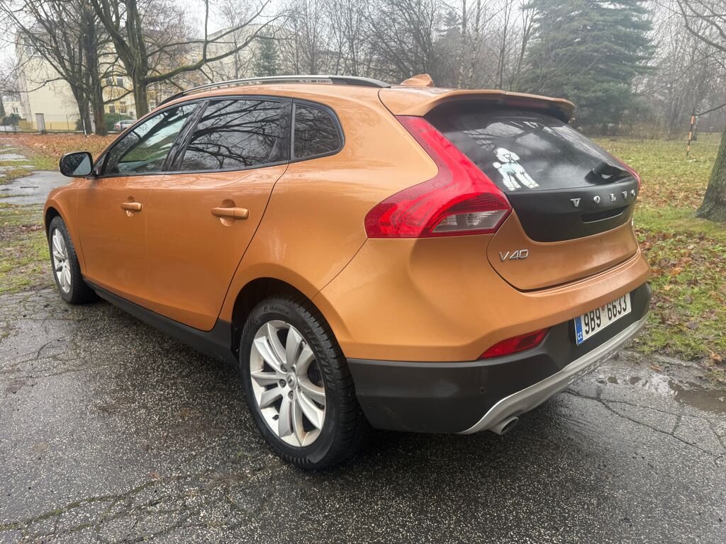 Volvo V40