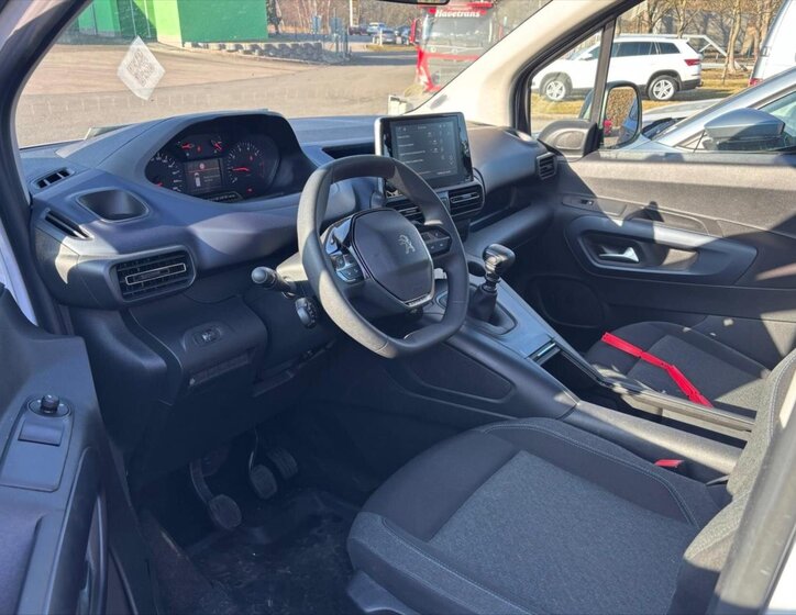 Peugeot Rifter MPV 1,5 l 75 kw