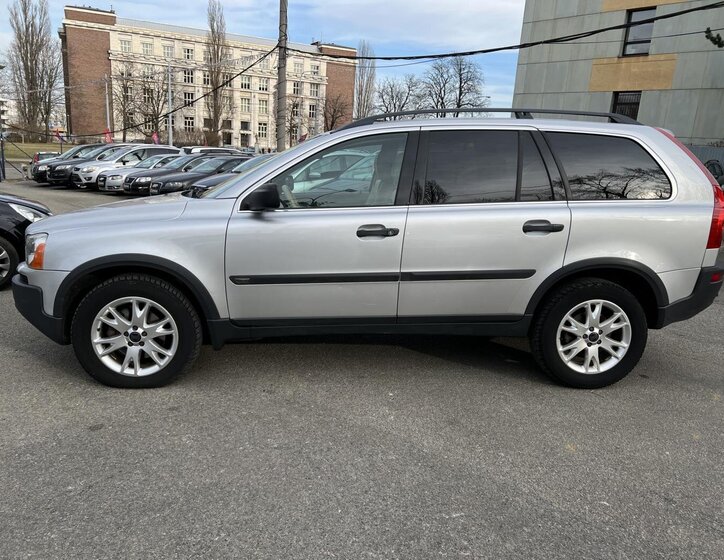 Volvo XC90 SUV / Terénní 2,4 l 120 kw