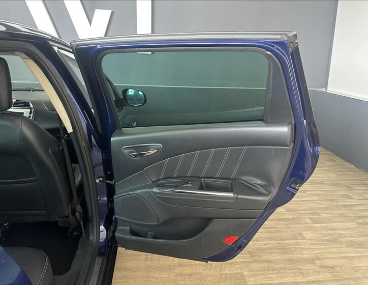 Lancia Delta Hatchback 1,6 l 88 kw