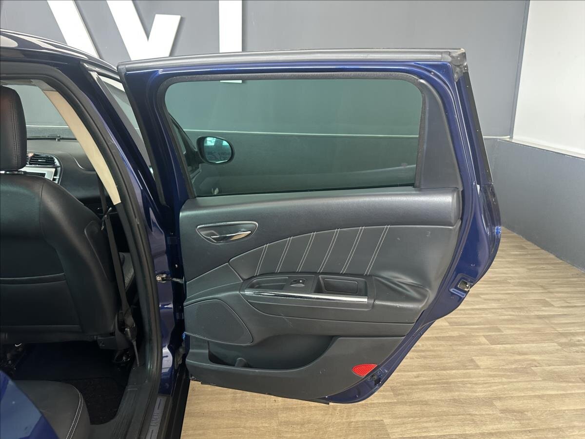 Lancia Delta Hatchback 1,6 l 88 kw