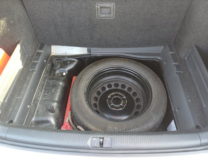 Volkswagen Passat Kombi 1,6 l 77 kw