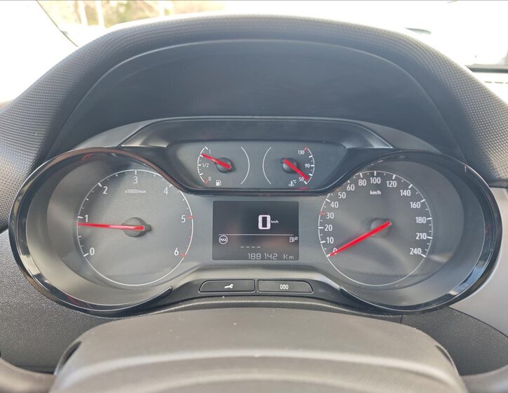 Opel Crossland X MPV 1,6 l 88 kw