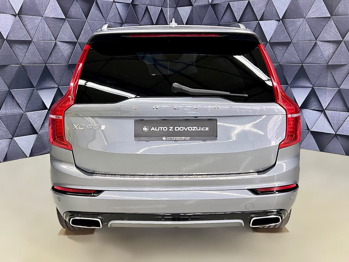 Volvo XC90 SUV / Terénní 2,0 l 177 kw