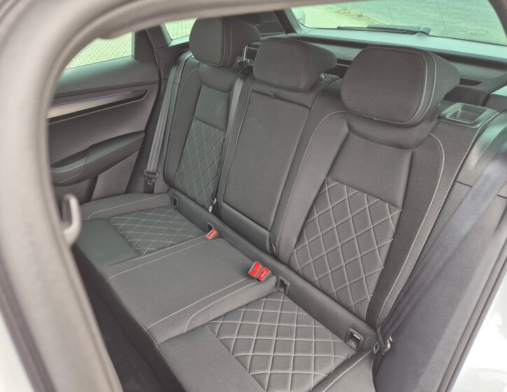 Škoda Karoq SUV / Terénní 1,5 l 110 kw