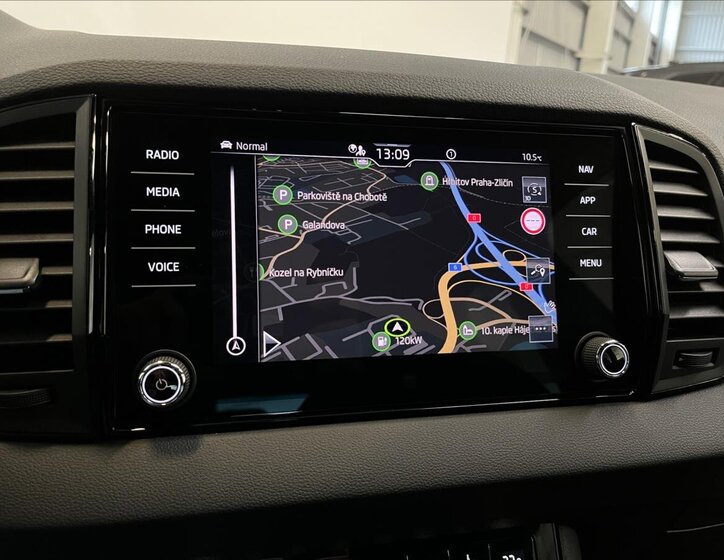 Škoda Karoq SUV 1,5 l 110 kw