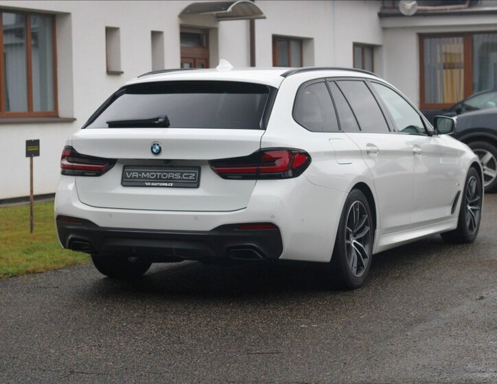 BMW Řada 5 Kombi 3,0 l 210 kw