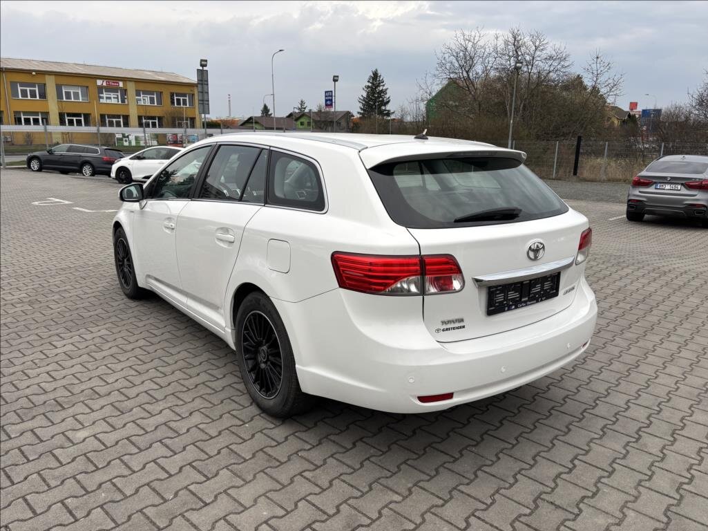 Toyota Avensis Kombi 1,8 l 108 kw