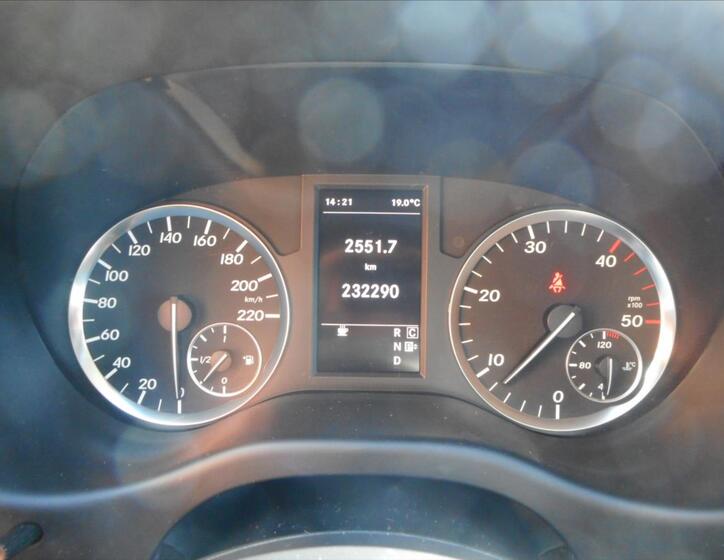 Mercedes-Benz Vito 12