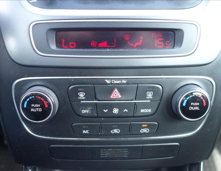 KIA Sorento SUV / Terénní 2,2 l 145 kw