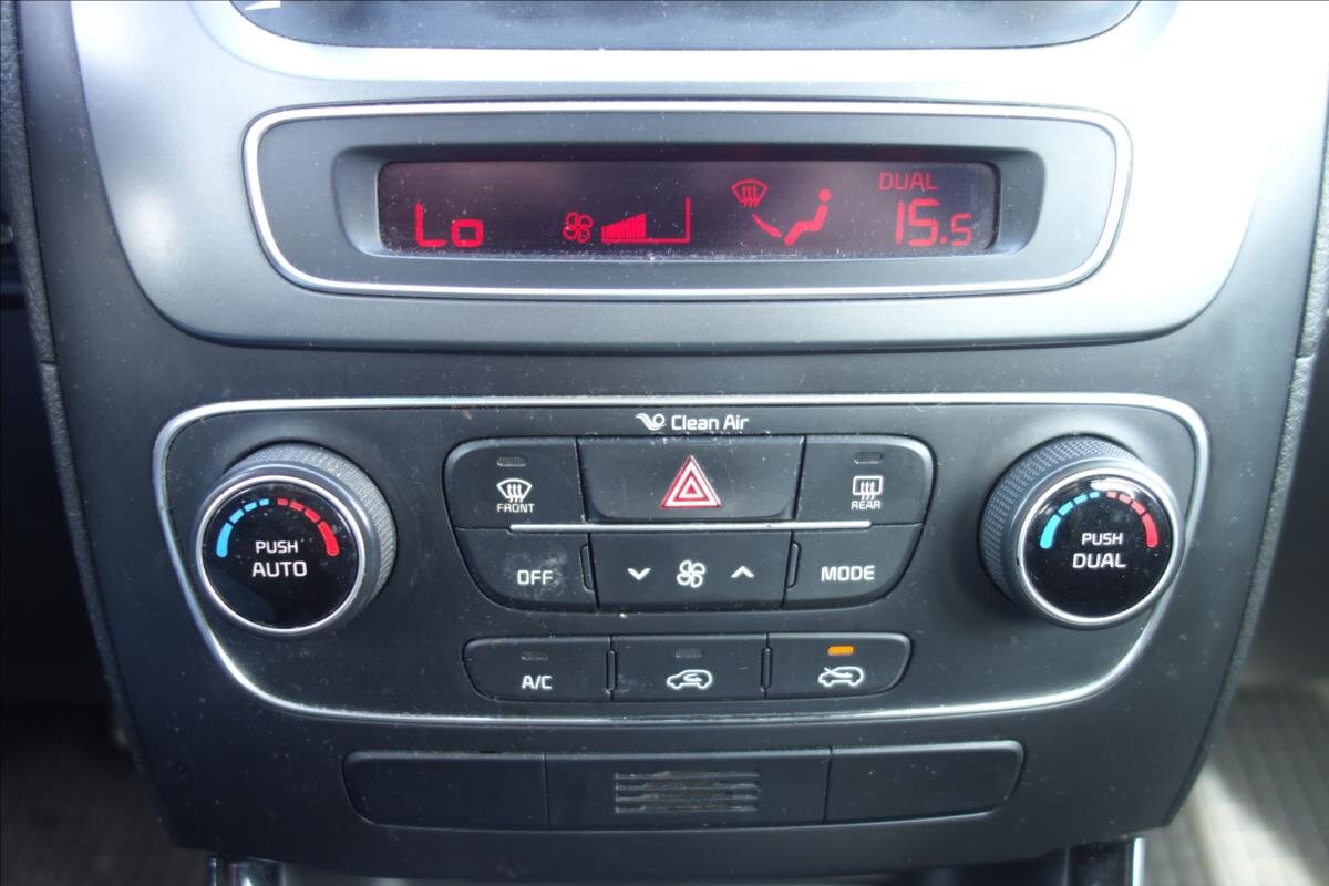 KIA Sorento SUV / Terénní 2,2 l 145 kw