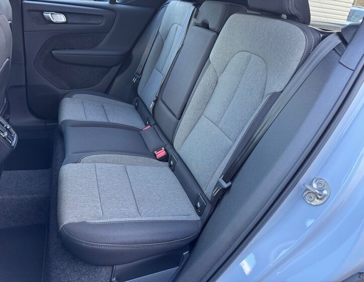 Volvo XC40 SUV / Terénní 2,0 l 120 kw