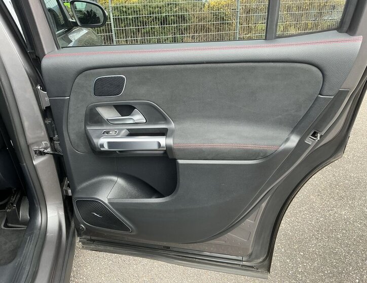 Mercedes-Benz GLB SUV / Terénní 2,0 l 140 kw