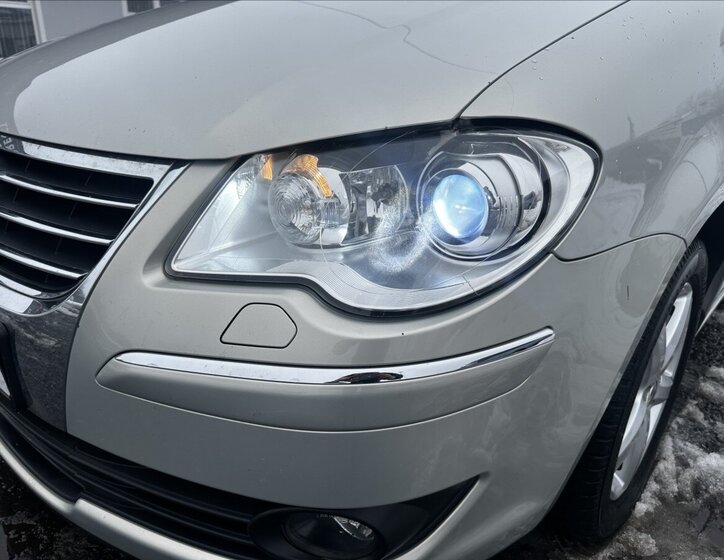 Volkswagen Touran Kombi 1,4 l 103 kw