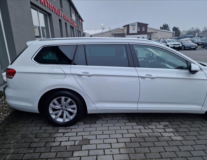 Volkswagen Passat Kombi 1,4 l 110 kw