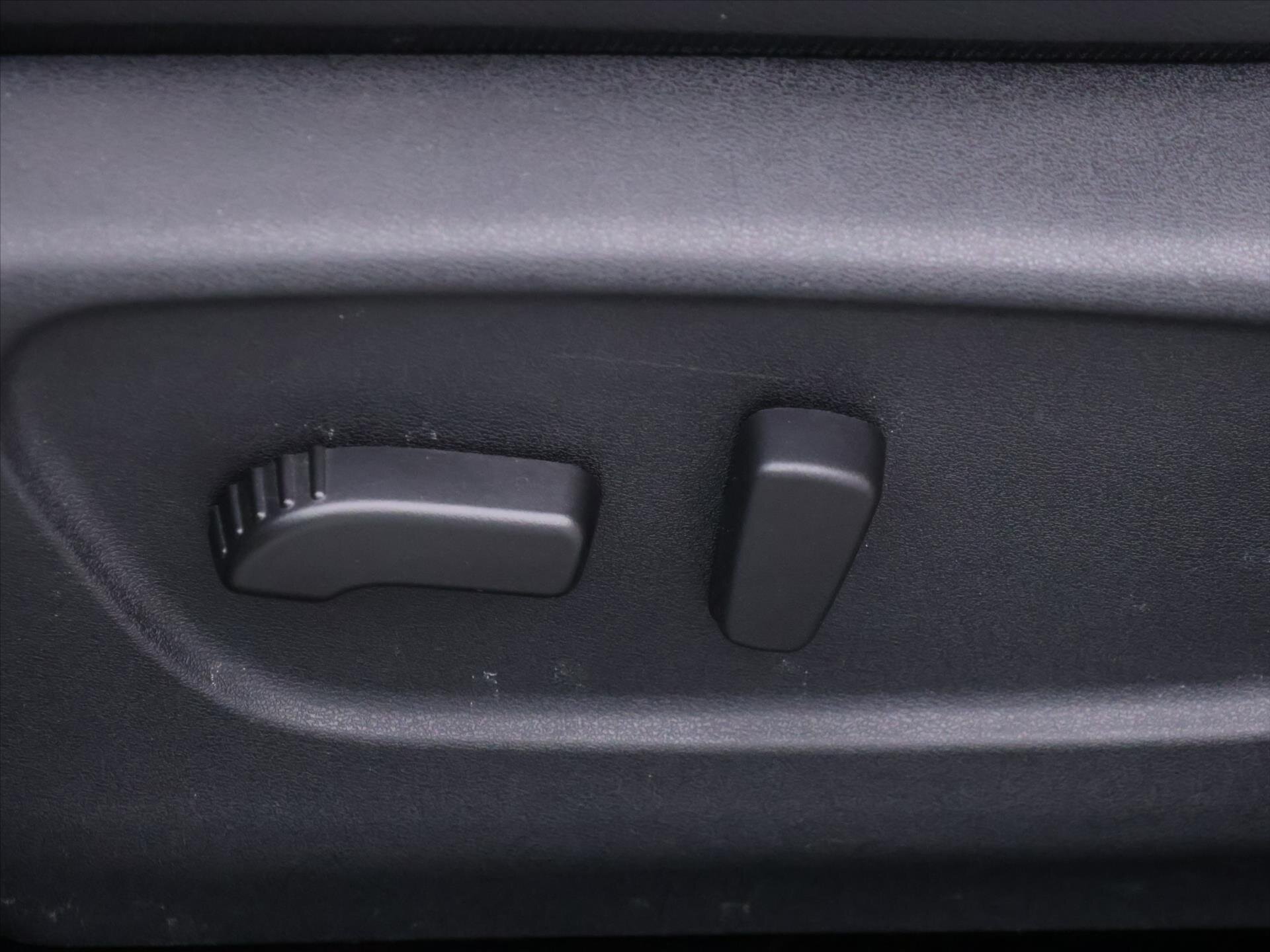 Nissan Qashqai SUV / Terénní 1,2 l 85 kw