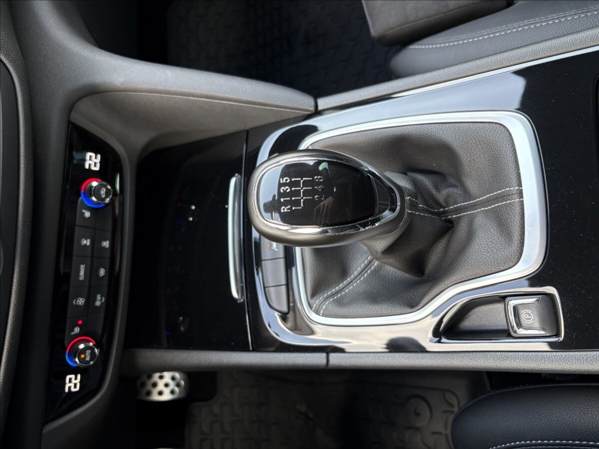 Opel Insignia Hatchback 2,0 l 128 kw