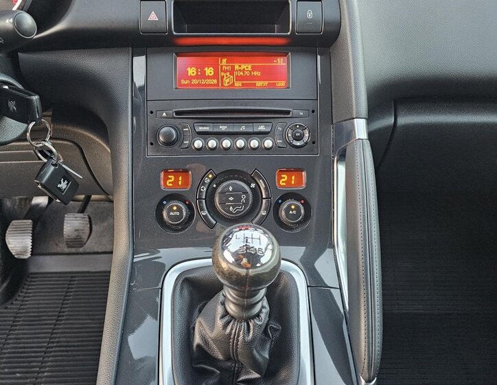 Peugeot 3008 SUV 1,2 l 96 kw