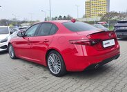 Alfa Romeo Giulia Sedan / Limuzína 2,1 l 110 kw